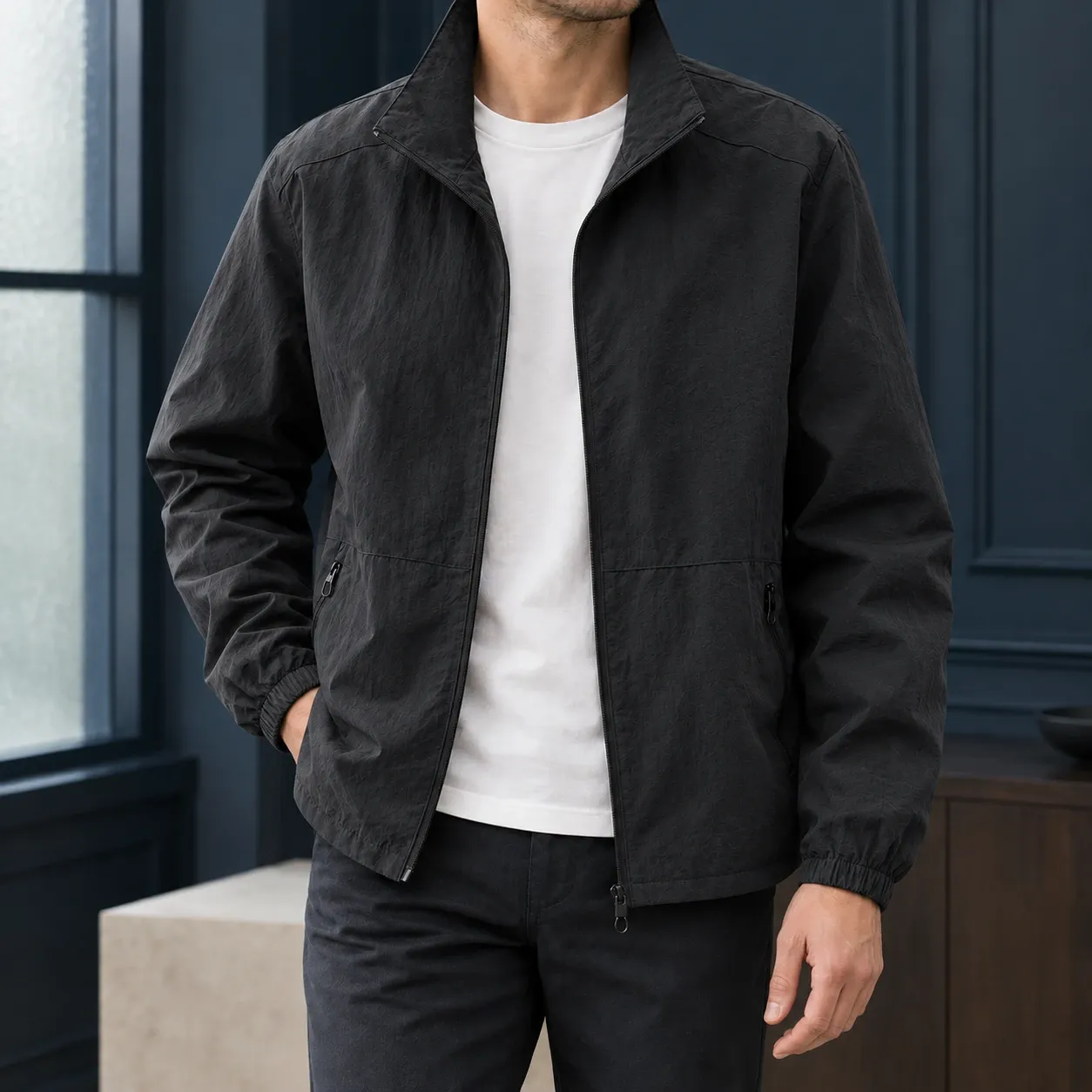 Vaughn Zip Jacket in Black