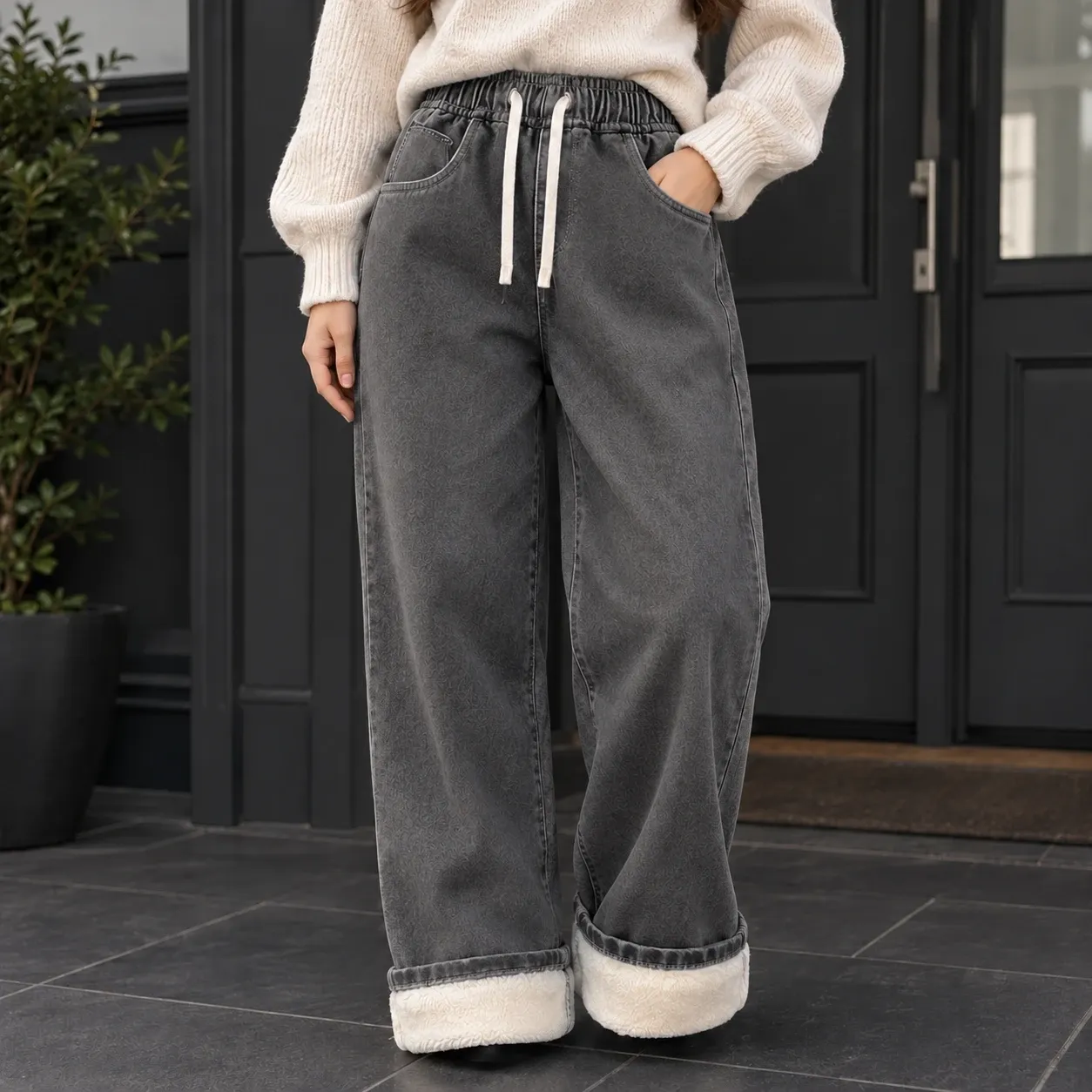 Guinevere-Jane Straight-Leg Pants in Gray ~